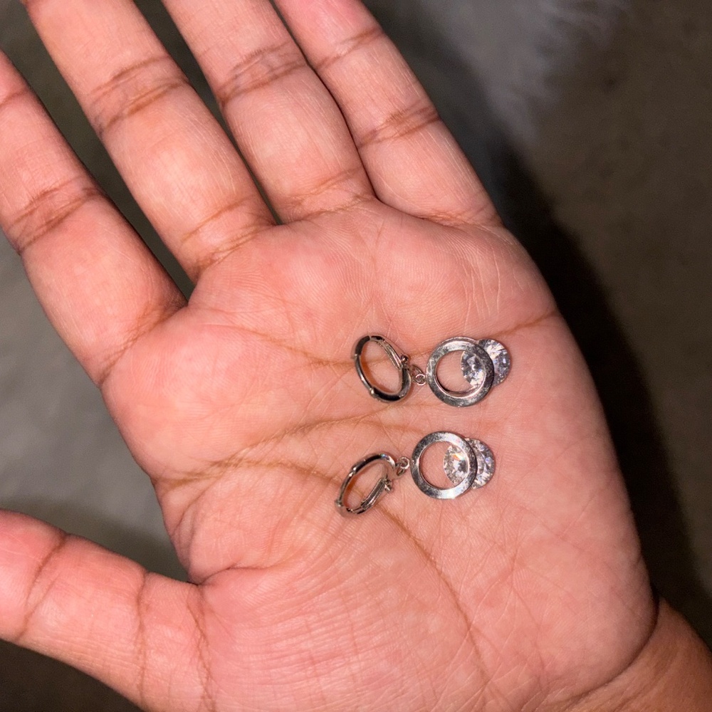 earrings - Picture 14 of 15